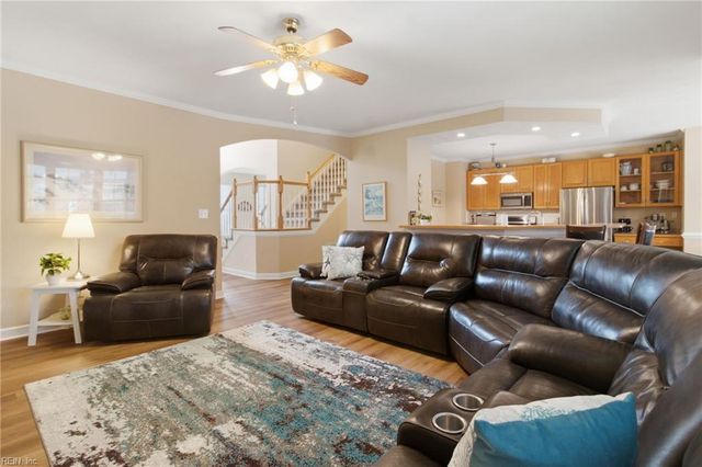 1639 Clearwater LN, Chesapeake, VA 23322