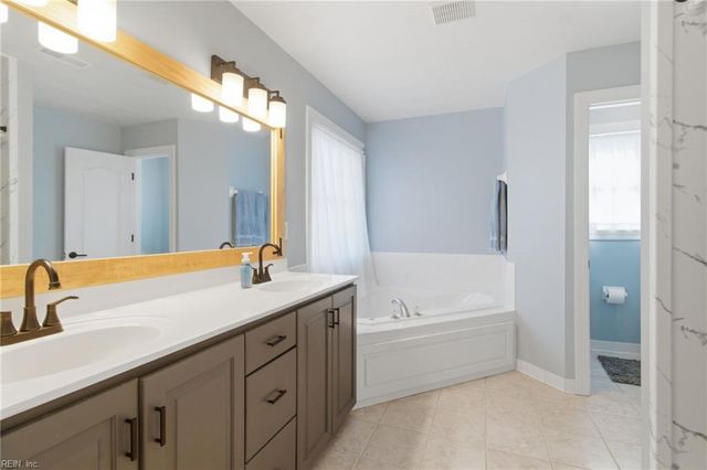 1639 Clearwater LN, Chesapeake, VA 23322