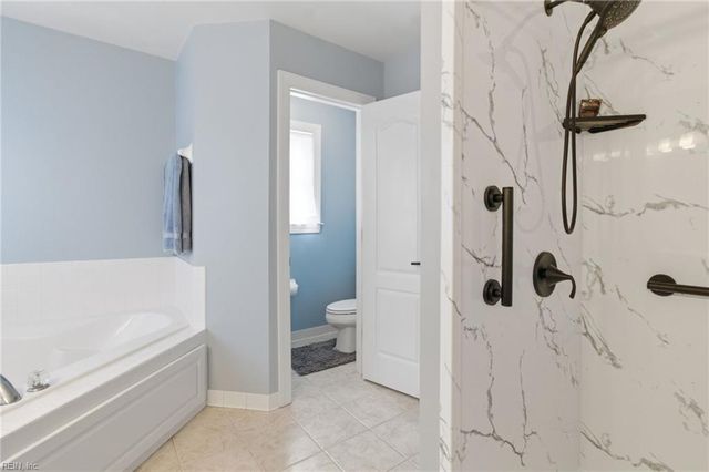 1639 Clearwater LN, Chesapeake, VA 23322