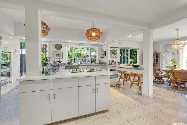 469 A Portlock Road, Honolulu, HI 96825