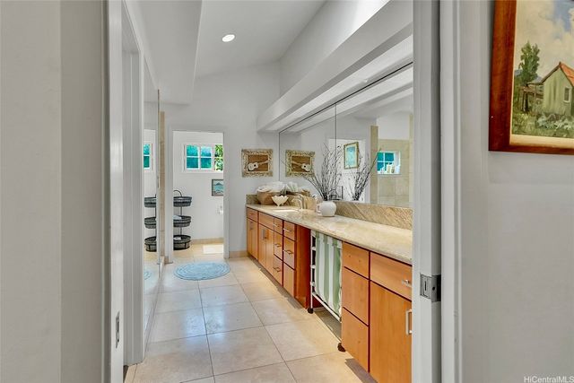 469 A Portlock Road, Honolulu, HI 96825