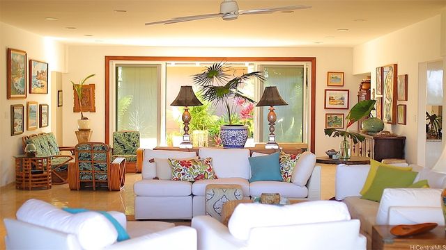 469 A Portlock Road, Honolulu, HI 96825