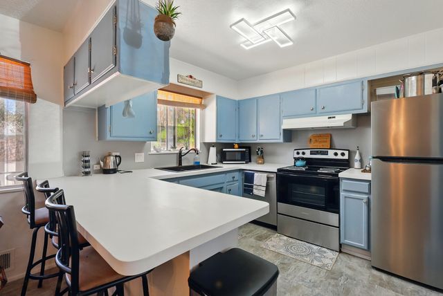 2724 PENNSYLVANIA Street NE, Albuquerque, NM 87110