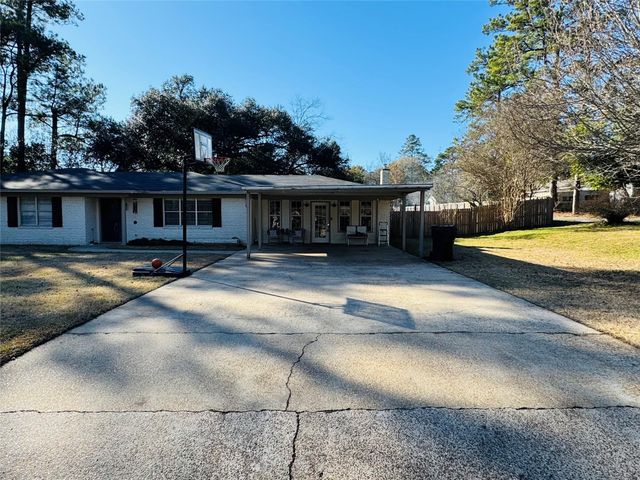 517 Temple Street, Woodville, TX 75979