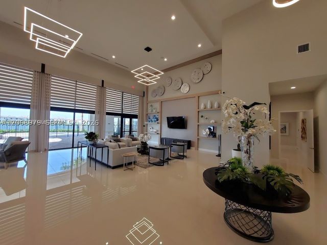 3382 W 114th Ter, Hialeah, FL 33018