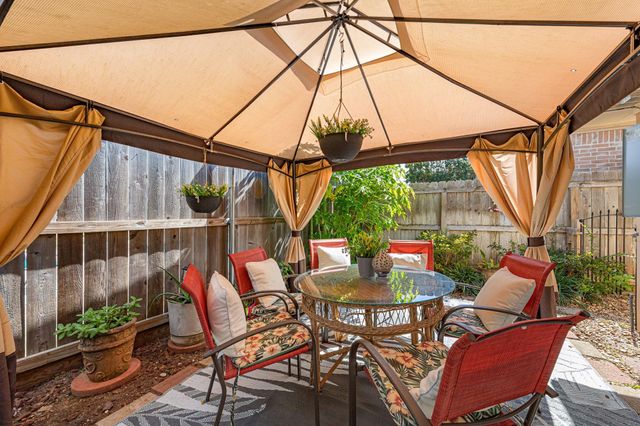 1513 Beaconshire Road, Houston, TX 77077