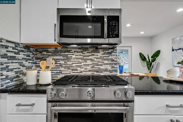 971 W Green St, Martinez, CA 94553