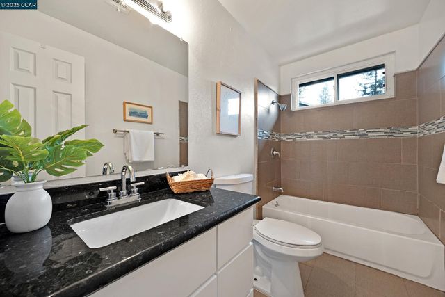 971 W Green St, Martinez, CA 94553