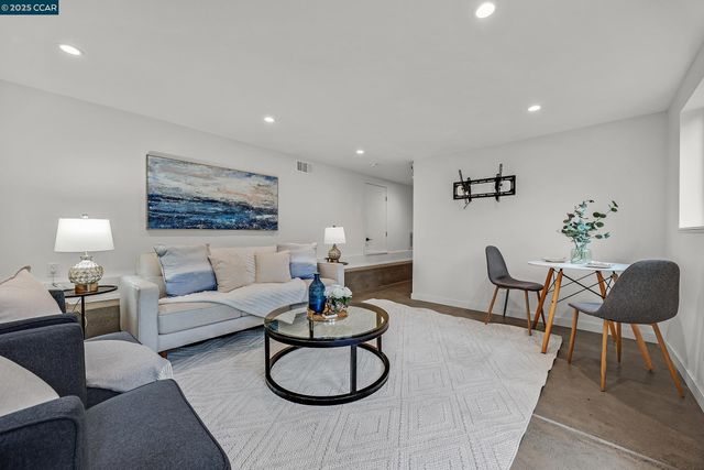 971 W Green St, Martinez, CA 94553