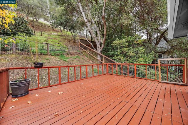 971 W Green St, Martinez, CA 94553