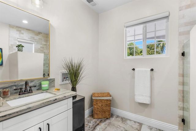 1280 Santa Fe Dr, Encinitas, CA 92024