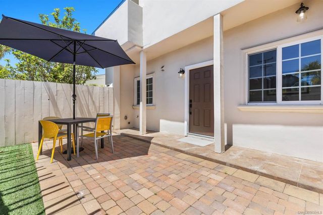 1280 Santa Fe Dr, Encinitas, CA 92024