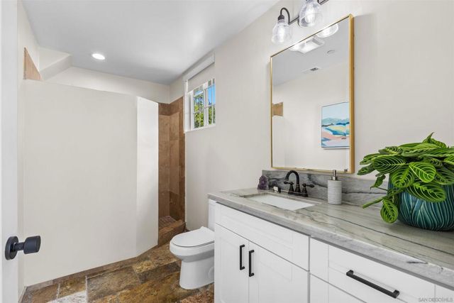 1280 Santa Fe Dr, Encinitas, CA 92024
