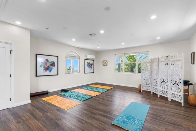 1280 Santa Fe Dr, Encinitas, CA 92024