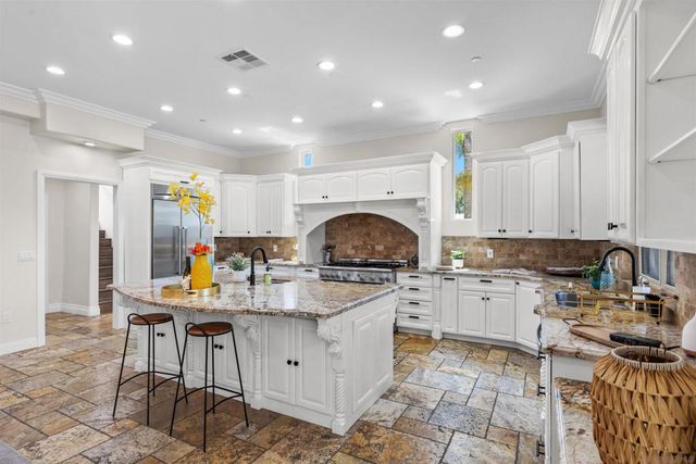 1280 Santa Fe Dr, Encinitas, CA 92024