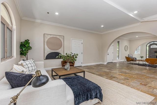 1280 Santa Fe Dr, Encinitas, CA 92024