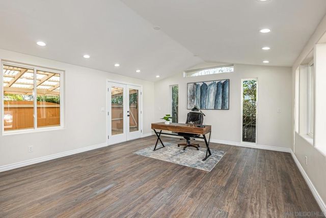 1280 Santa Fe Dr, Encinitas, CA 92024
