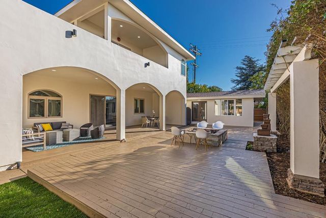 1280 Santa Fe Dr, Encinitas, CA 92024