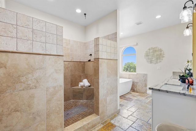 1280 Santa Fe Dr, Encinitas, CA 92024