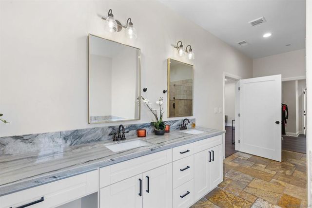 1280 Santa Fe Dr, Encinitas, CA 92024