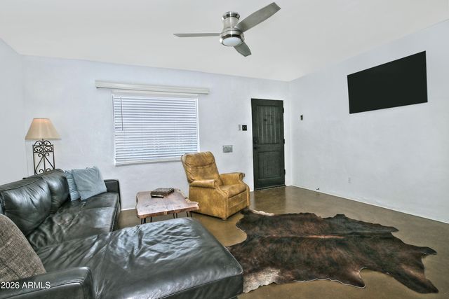 1923 W Earll Drive, Phoenix, AZ 85015