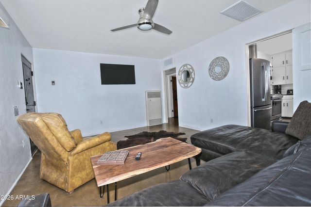 1923 W Earll Drive, Phoenix, AZ 85015