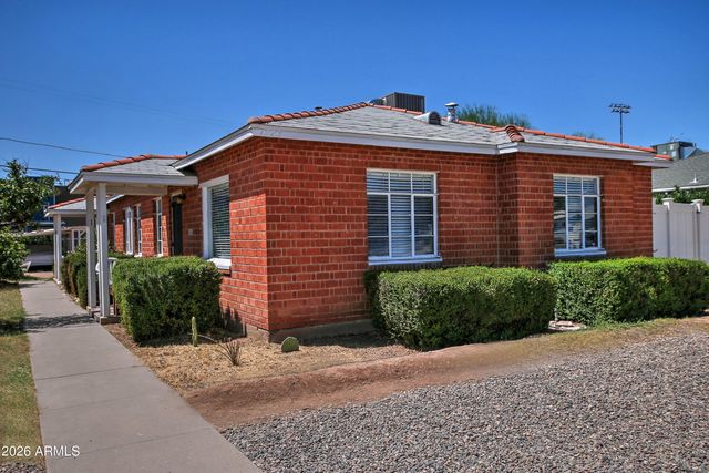 1923 W Earll Drive, Phoenix, AZ 85015
