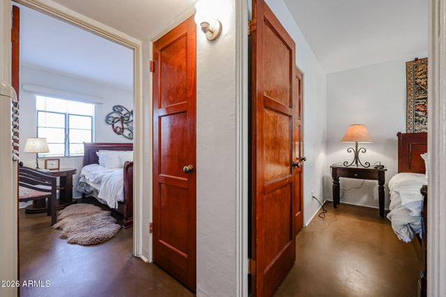 1923 W Earll Drive, Phoenix, AZ 85015
