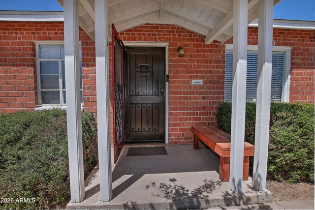 1923 W Earll Drive, Phoenix, AZ 85015