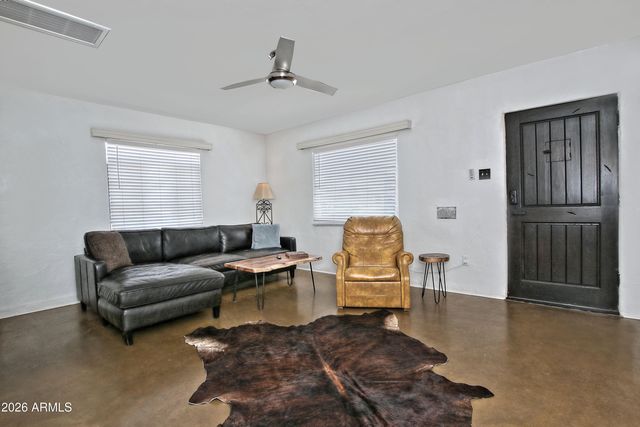 1923 W Earll Drive, Phoenix, AZ 85015