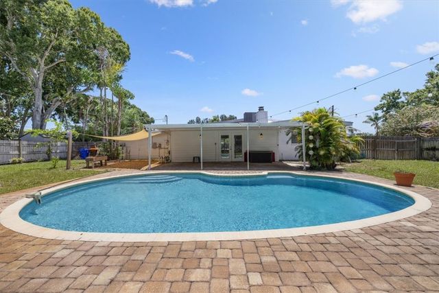 145 18th Avenue, Vero Beach, FL 32962