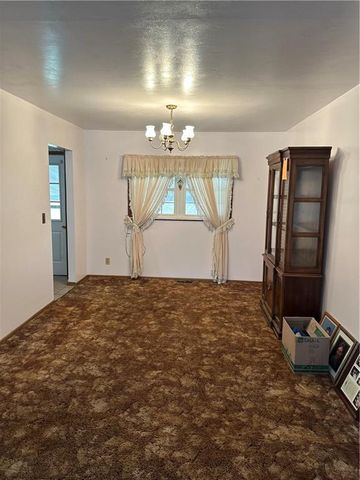 1337 W Crestview Drive, Maryville, MO 64468