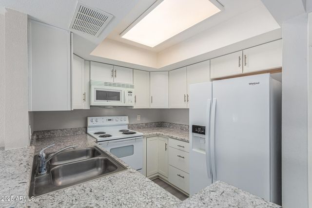 4730 W NORTHERN Avenue 1087, Glendale, AZ 85301