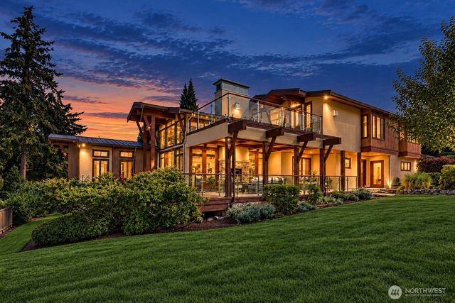 9641 NE 29th Street, Clyde Hill, WA 98004