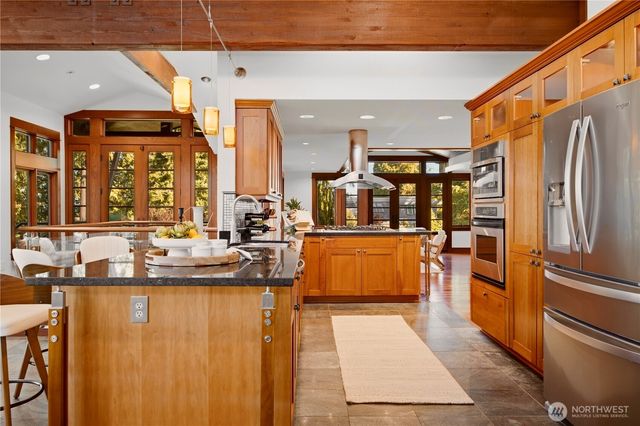 9641 NE 29th Street, Clyde Hill, WA 98004