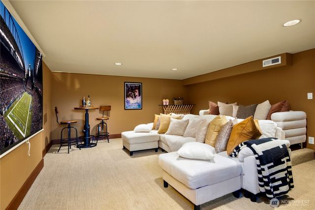 9641 NE 29th Street, Clyde Hill, WA 98004