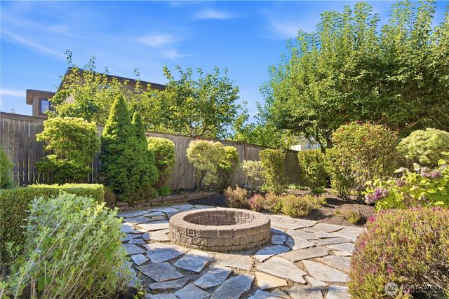 9641 NE 29th Street, Clyde Hill, WA 98004