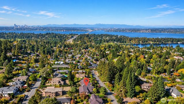 9641 NE 29th Street, Clyde Hill, WA 98004
