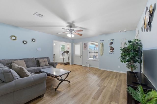 1502 SE 19th Avenue, Mineral Wells, TX 76067