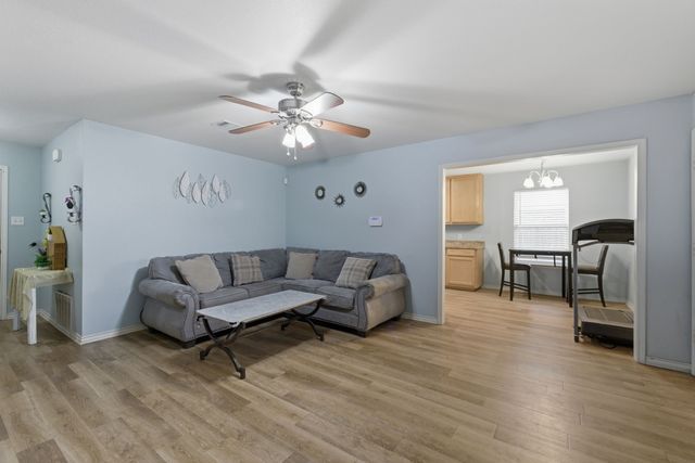 1502 SE 19th Avenue, Mineral Wells, TX 76067