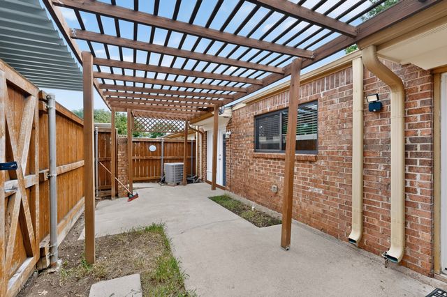 13786 Brookgreen Circle, Dallas, TX 75240