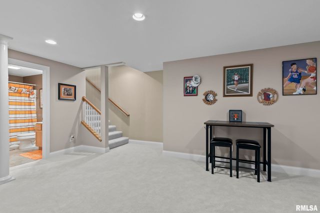 2608 WESTPORT Drive, Springfield, IL 62711