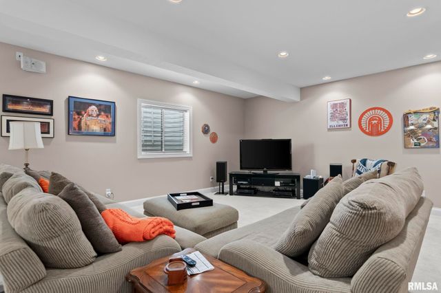 2608 WESTPORT Drive, Springfield, IL 62711