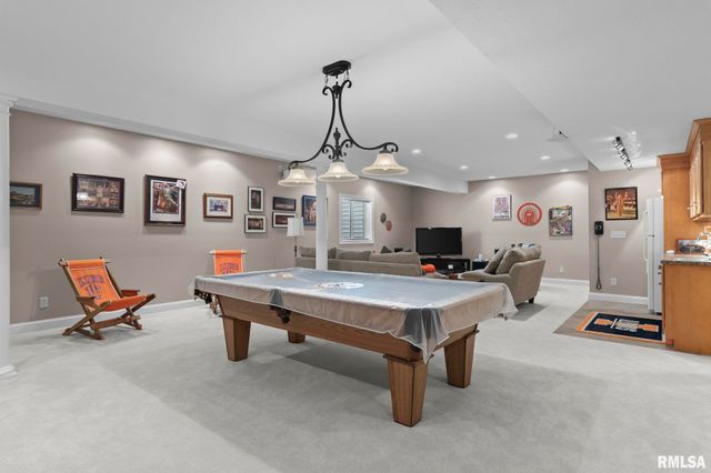 2608 WESTPORT Drive, Springfield, IL 62711