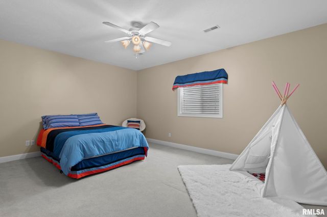 2608 WESTPORT Drive, Springfield, IL 62711