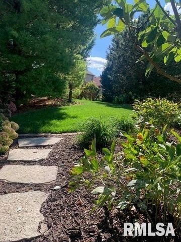 2608 WESTPORT Drive, Springfield, IL 62711