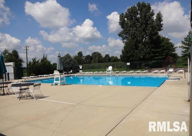 2608 WESTPORT Drive, Springfield, IL 62711