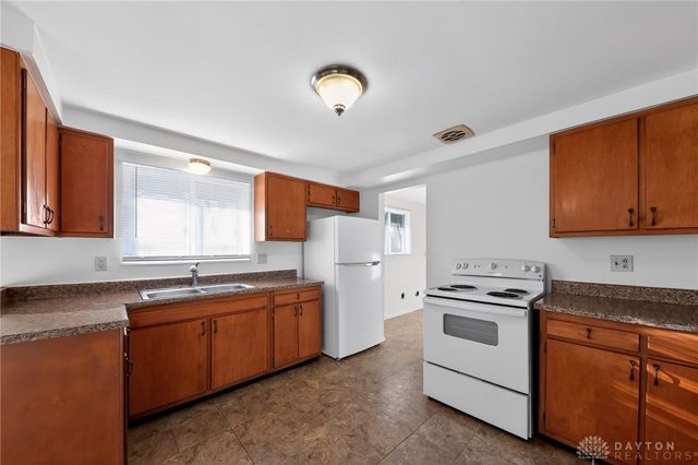 4443 Nowak Avenue, Huber Heights, OH 45424