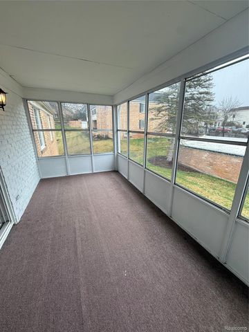 150 E Long Lake Road, Bloomfield Charter Township, MI 48304