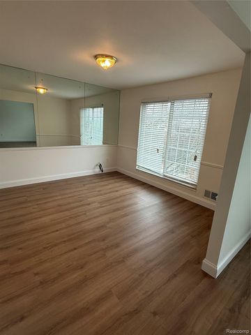 150 E Long Lake Road, Bloomfield Charter Township, MI 48304